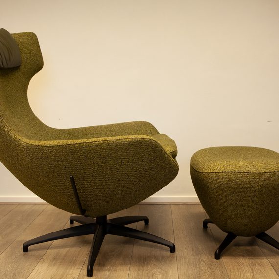 Leolux Caruzzo fauteuil met voetenbank, nieuwstaat! Missing Piece